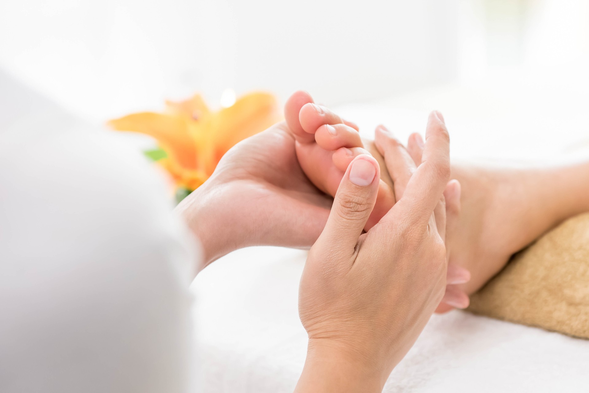 Thai foot massage with aroma therapy and reflexology